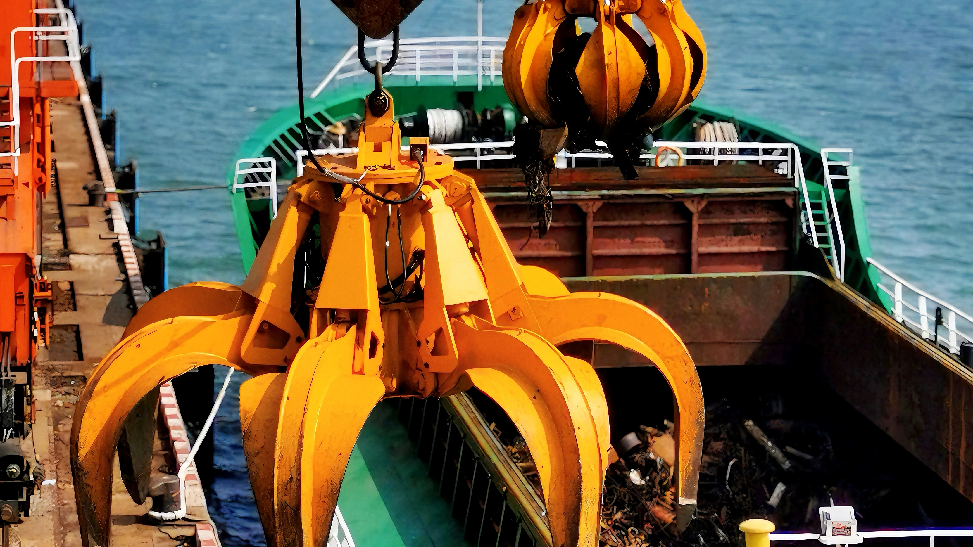 Do You Know The Electro Hydraulic Orange Peel Grab?